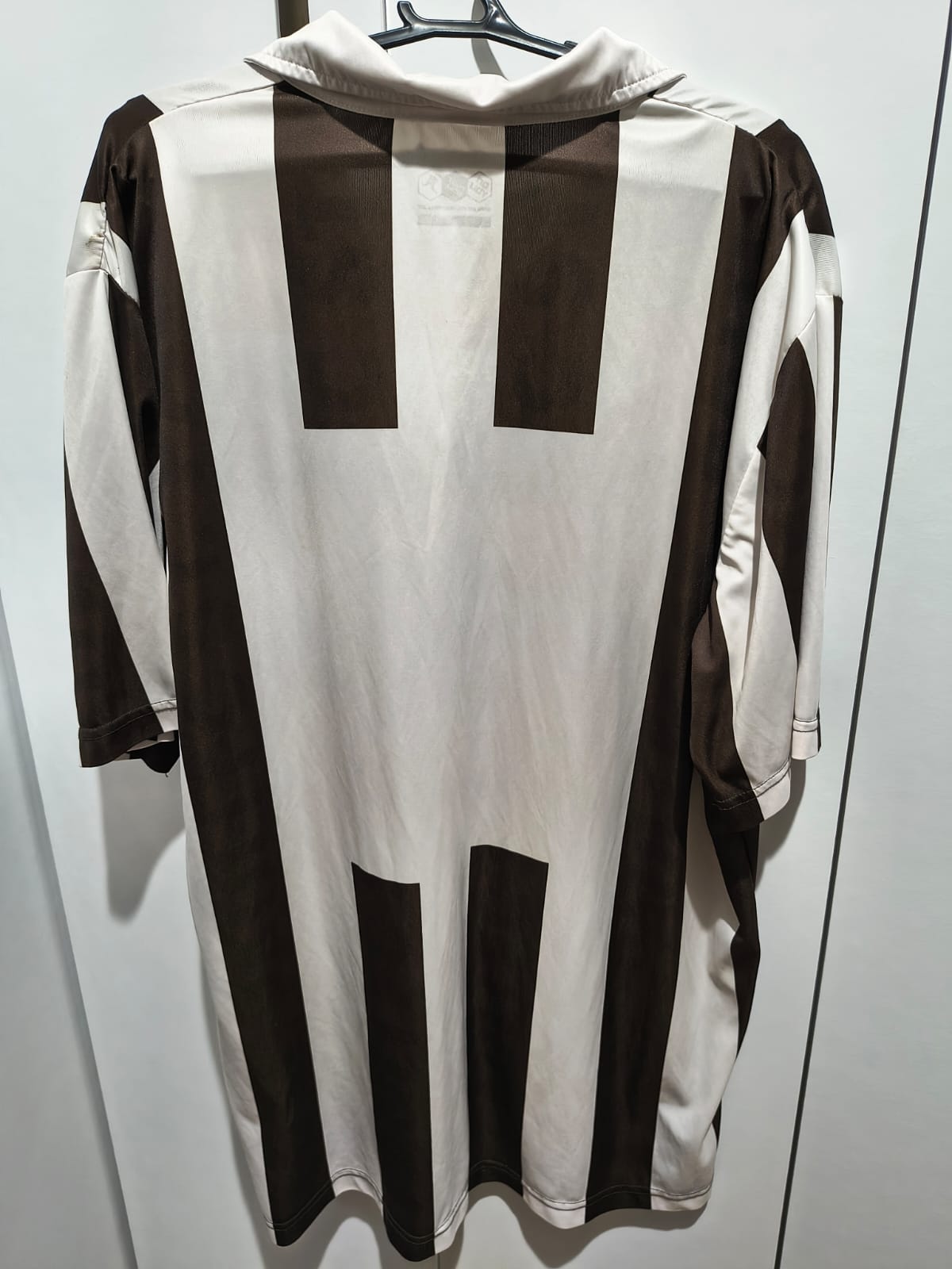 St. Pauli 2011 Shirt – Size XL (58 x 75 cm)