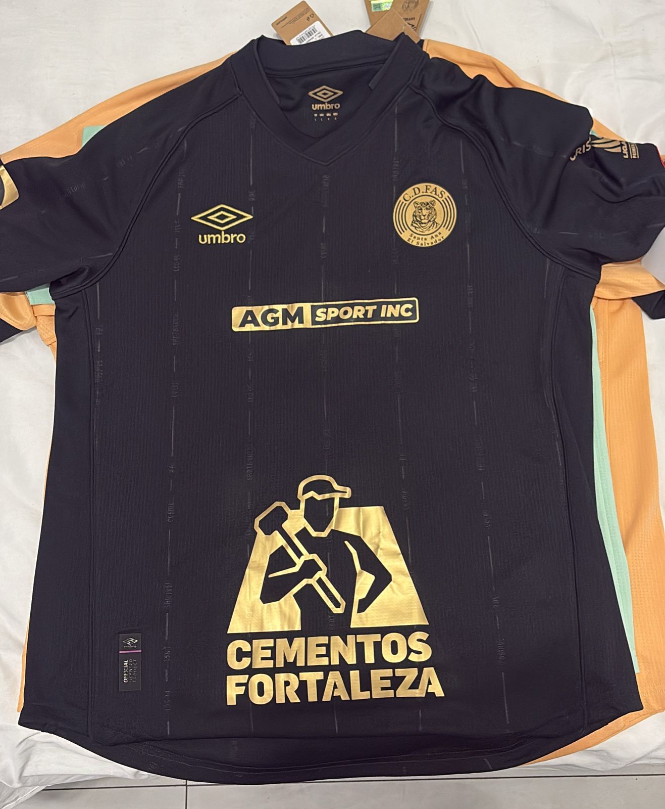 Camisa FAS Preta e Dourada - Terceiro Uniforme Clausura 2025 - Umbro