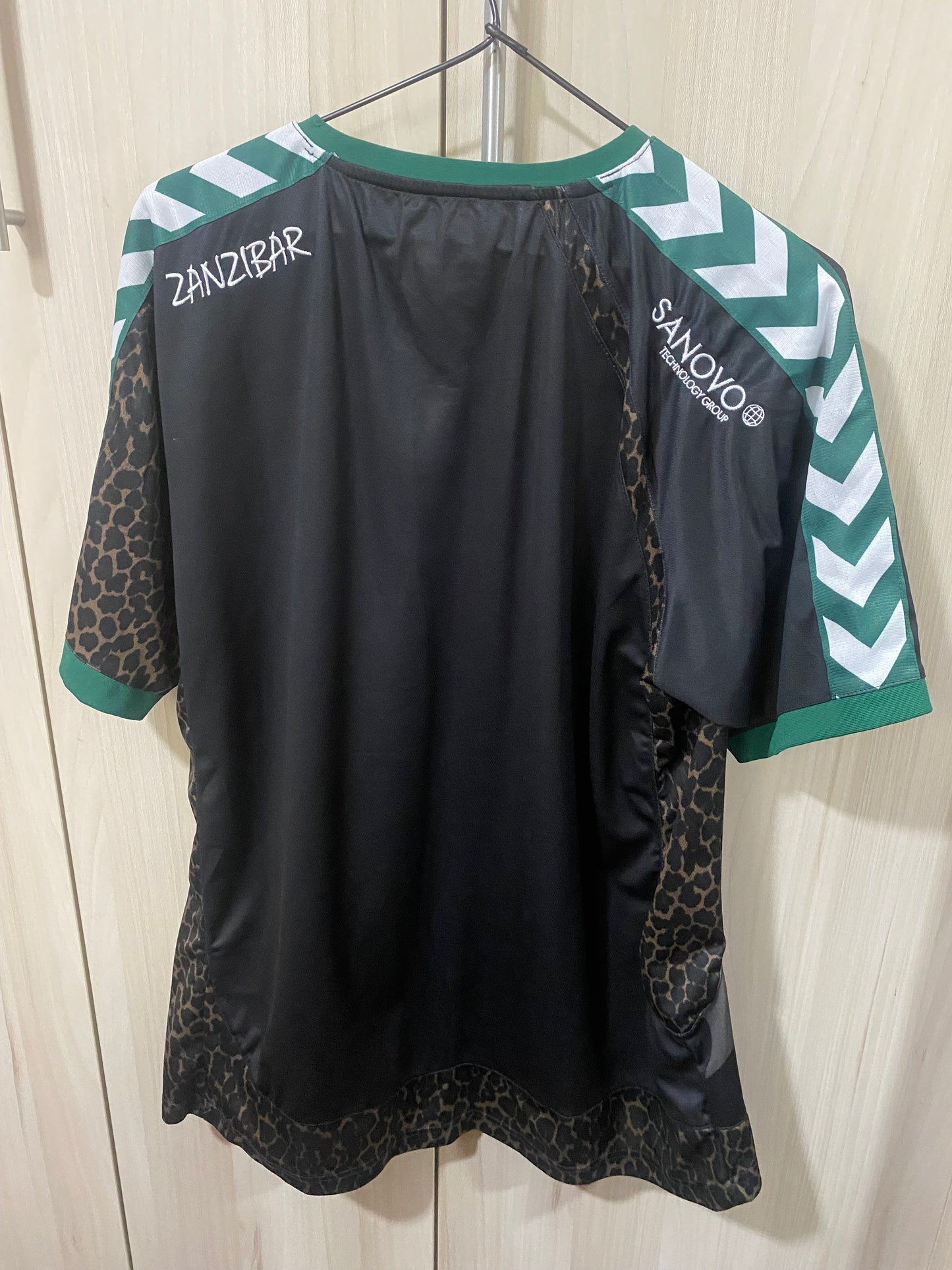 Camisa Zanzibar Home 2010 – GG