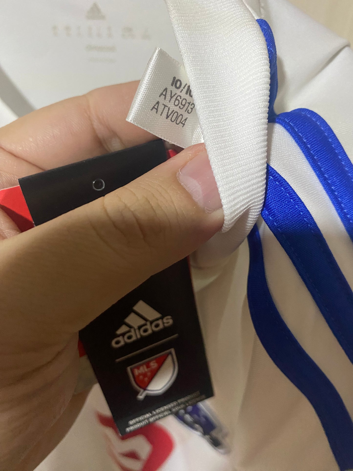 Montreal Impact 2017 Away Shirt - XL (58x78 cm) - New with Tag