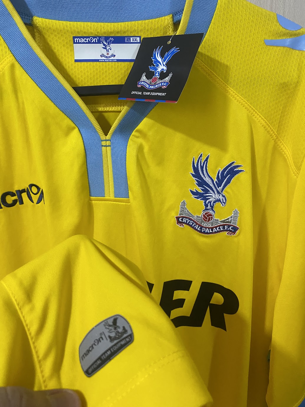 Crystal Palace Away Shirt 2016 - Size XXL (58x78 cm)