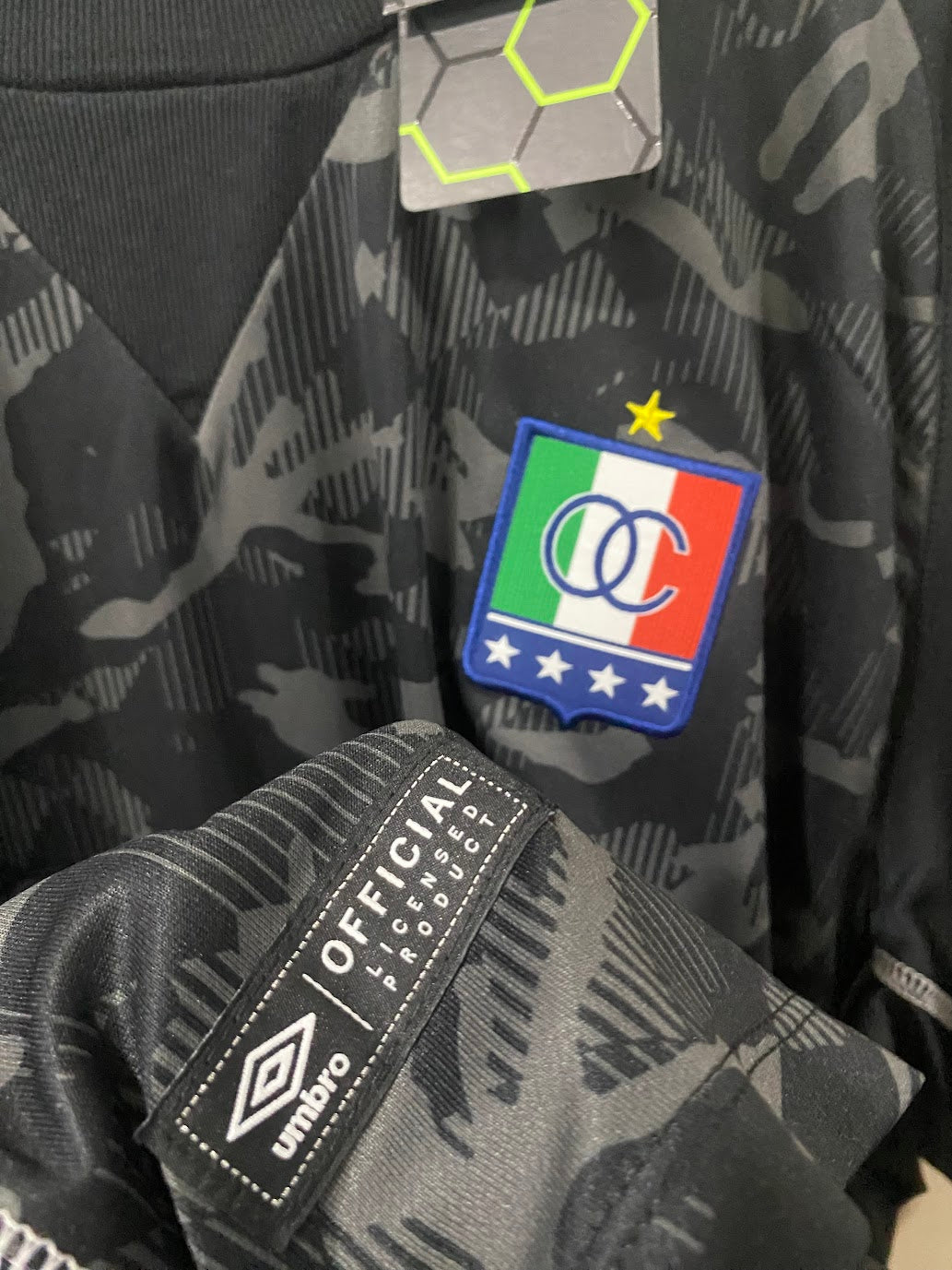 Once Caldas Away Shirt 2014 (Size XL - 57x77 cm)