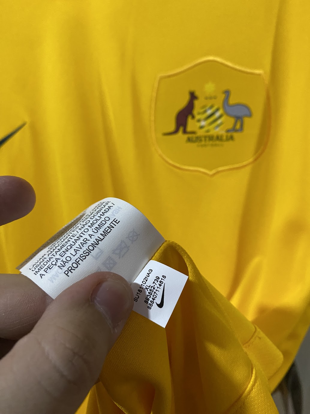 Australia Home Shirt 2018 - Size XL (60x78 cm)