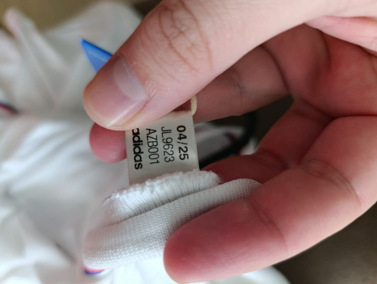Camisa Lyon 75 Anos – etiqueta interna adidas JL9623