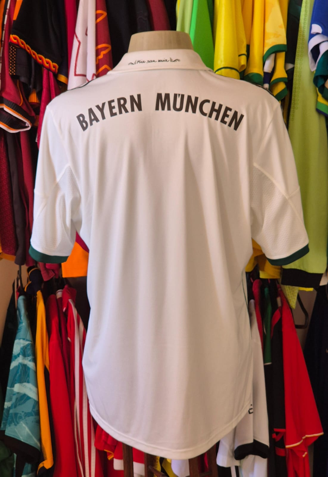 Bayern Munich Away 2013 — Clássica