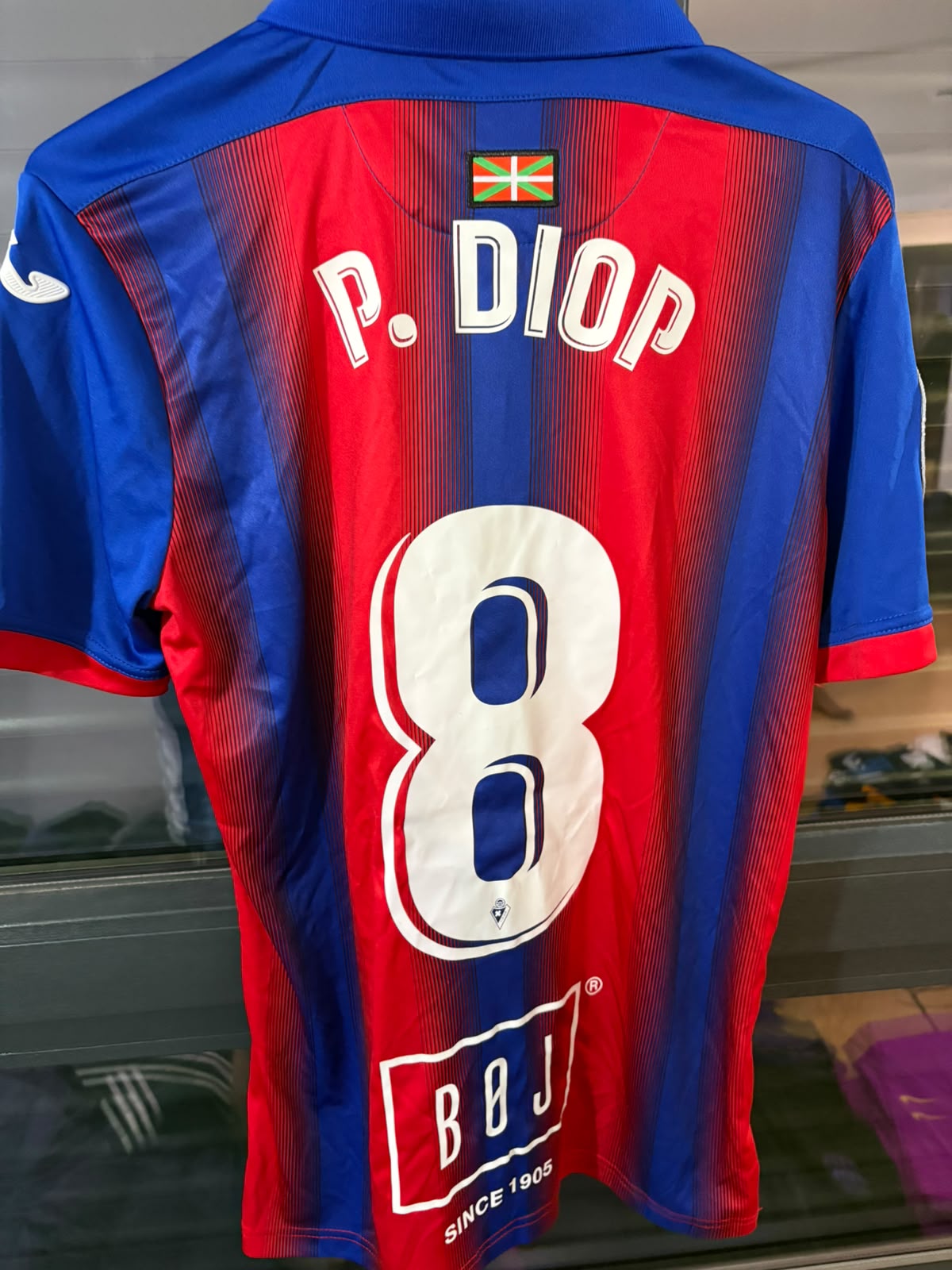 Camisa SD Eibar Vermelho e Azul - P. Diop 8 - Joma - Player Issue
