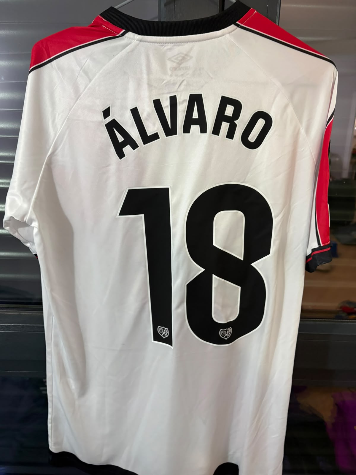 Camisa Rayo Vallecano Final Leipzig 2026 - Álvaro 18 - Umbro - Player Issue