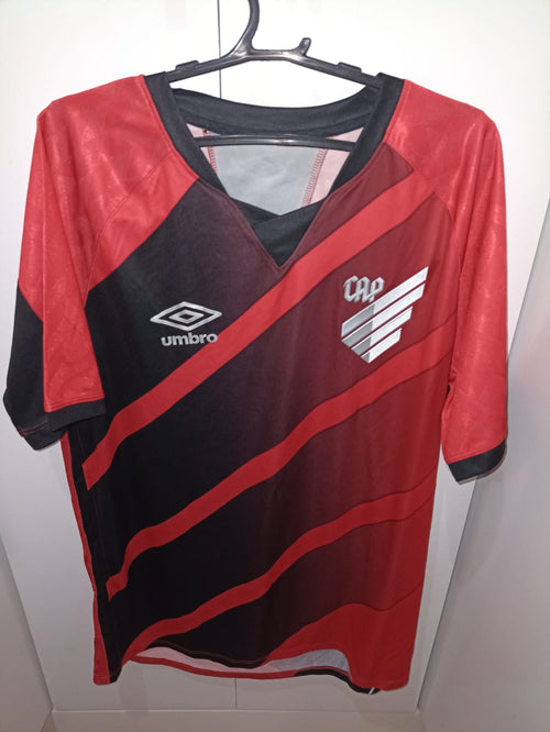 A Camisa Rubro-Negra do Athletico Paranaense: O Furacão que Surgiu de uma Dissidência