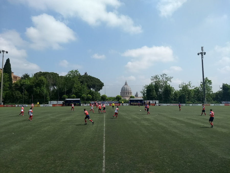 La selección que no juega eliminatorias: por dentro del fútbol y las camisetas del Vaticano
