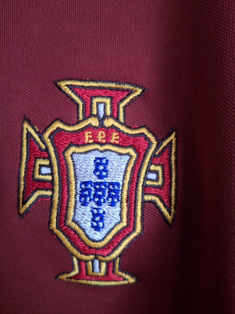 PORTUGAL 2002 - A Geração de Ouro - Modelo Nacional