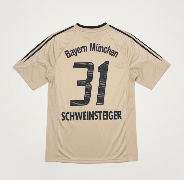 Bayern München · Away 2004/05 #31 — detalhe frente | Garrincha Shirts
