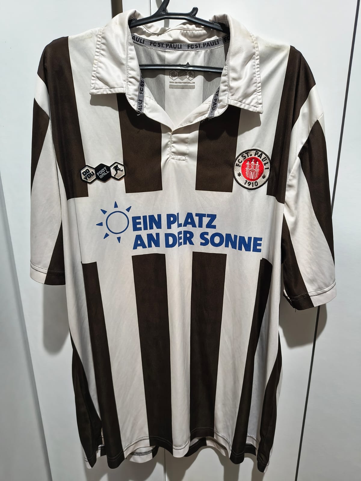 St. Pauli 2011 Shirt – Size XL (58 x 75 cm)