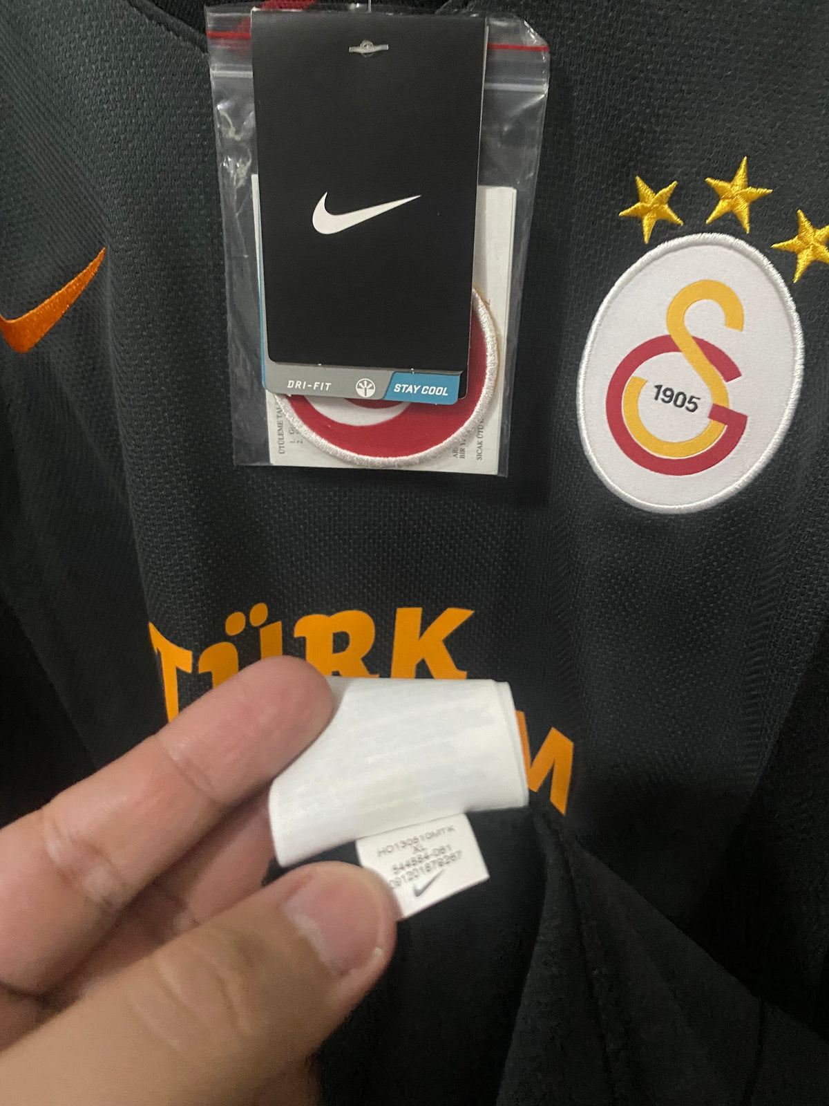Camisa Galatasaray Away 2013/14 – escudo e etiqueta Nike