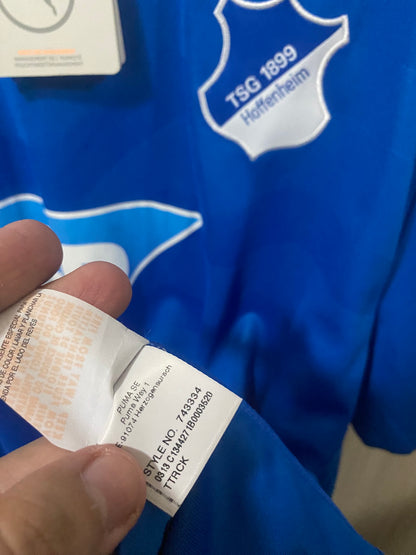 Camisa Hoffenheim Home 2013/14 – escudo e etiqueta