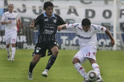 Atlético Tucumán - Argentina · Matchworn/Issued · #17 Deivis Barone