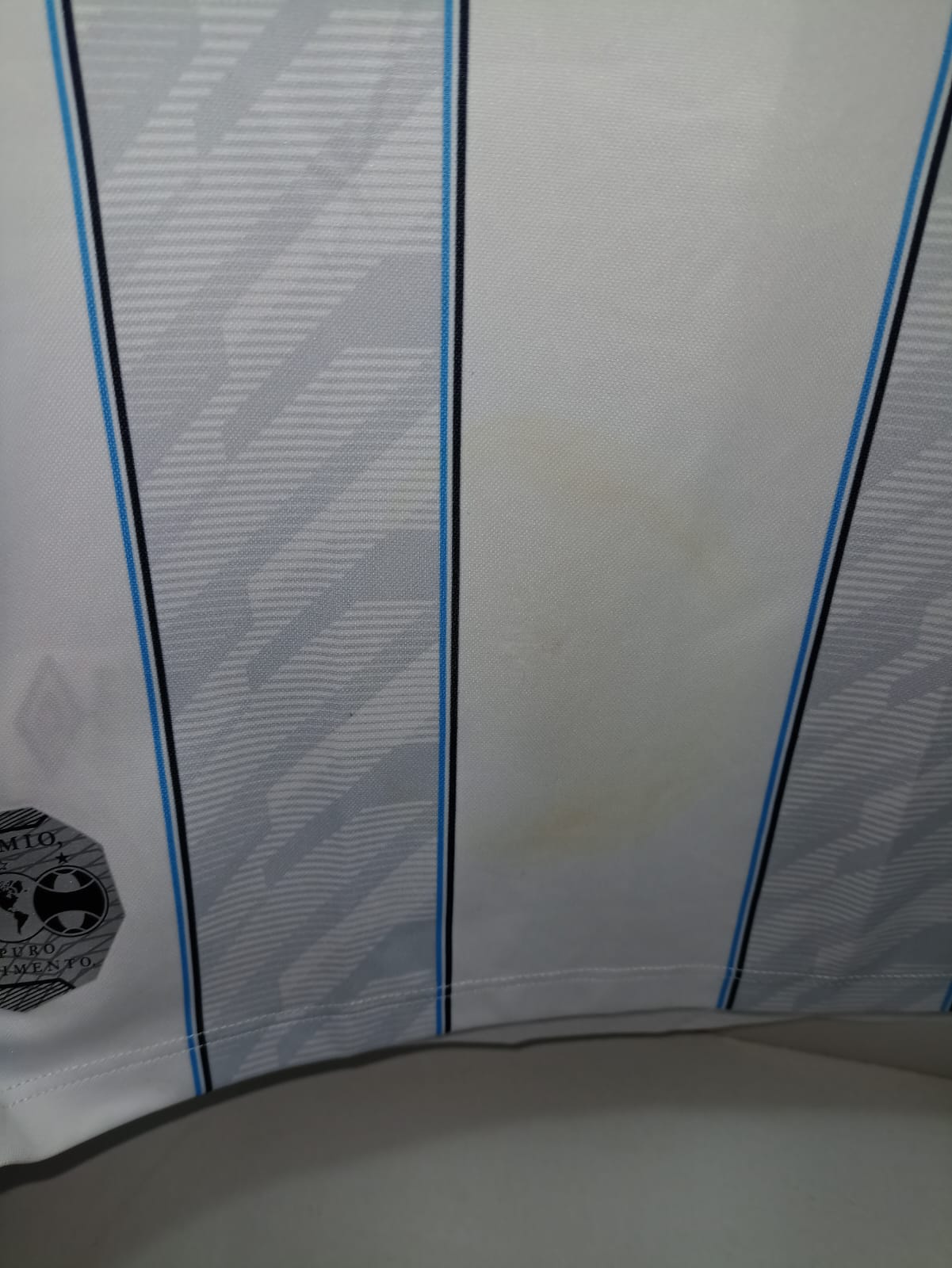 Gremio away slight defects -
