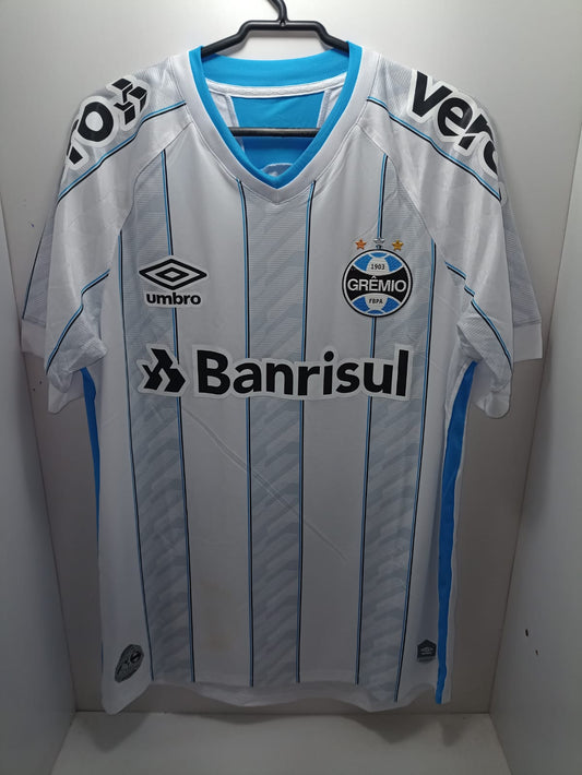 Gremio away slight defects -