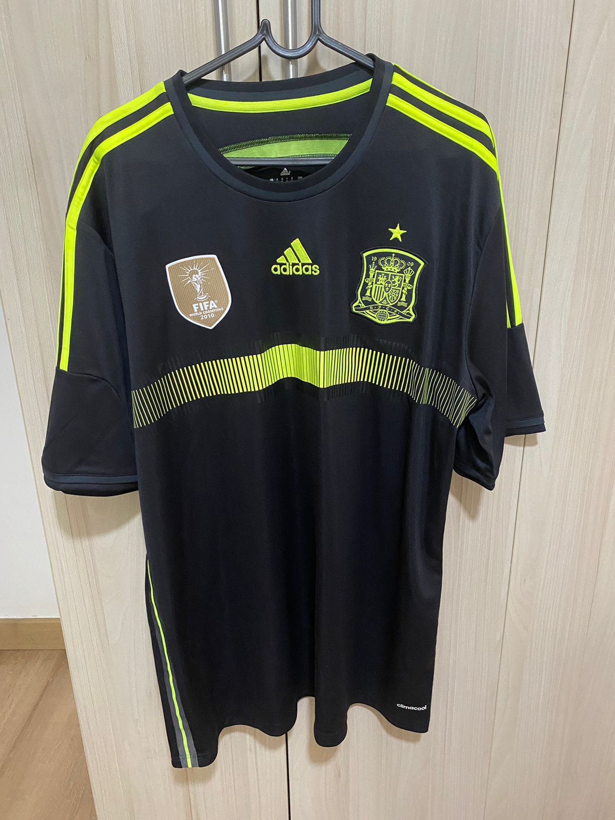 Spain World Cup 2014 away shirt
