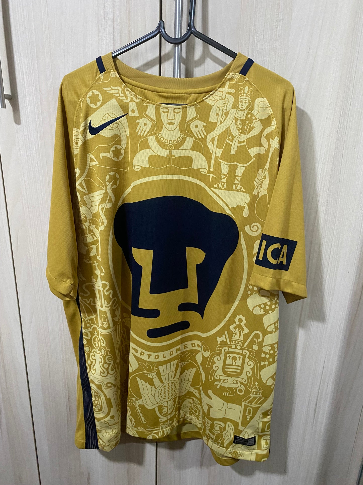 Pumas Home 2016