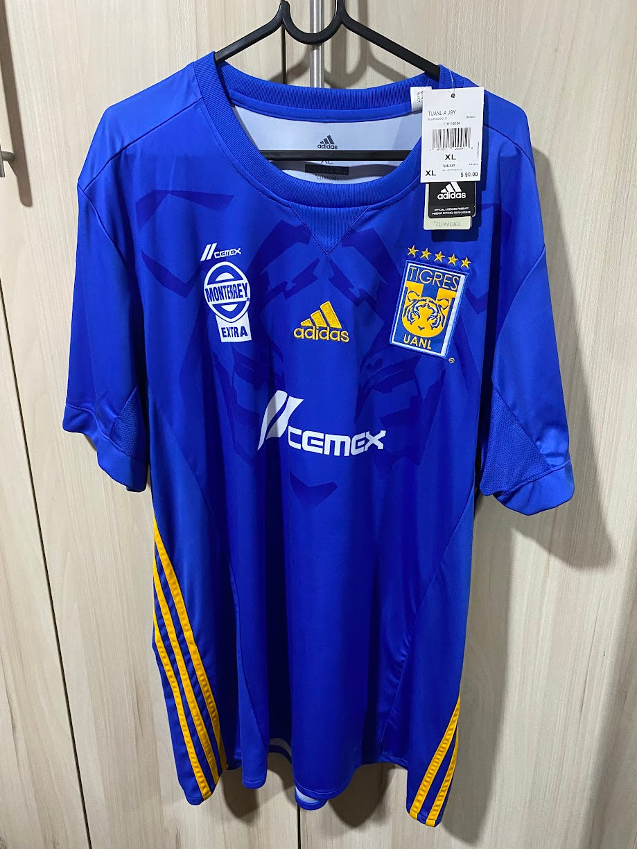 Tigres away 2017