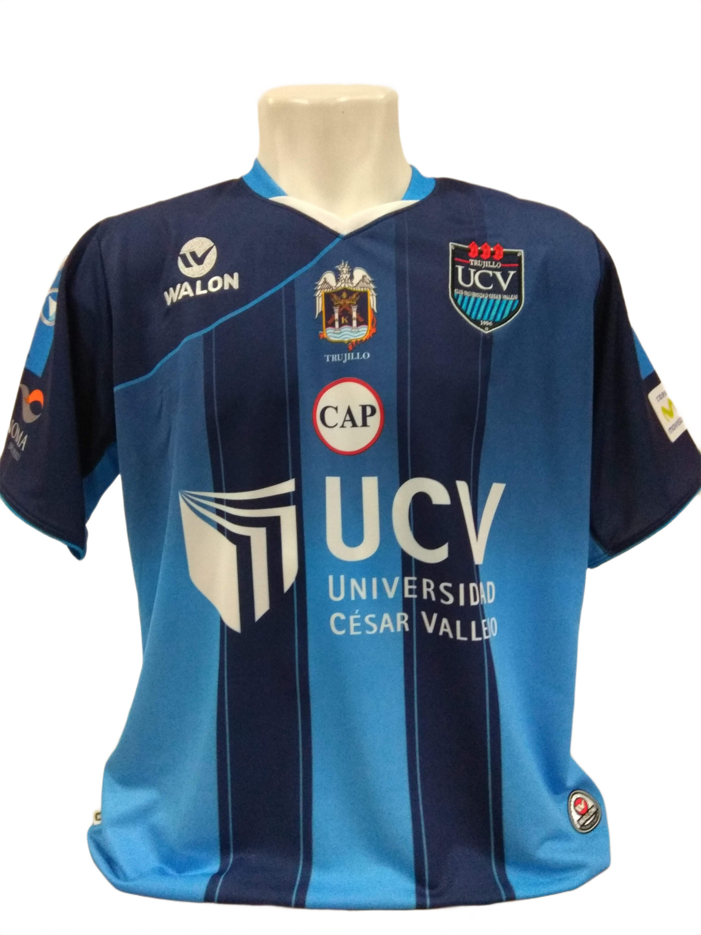 Universidad César Vallejo - Peru - 2012/2013 · Match Issued · #3 Carlos Galván