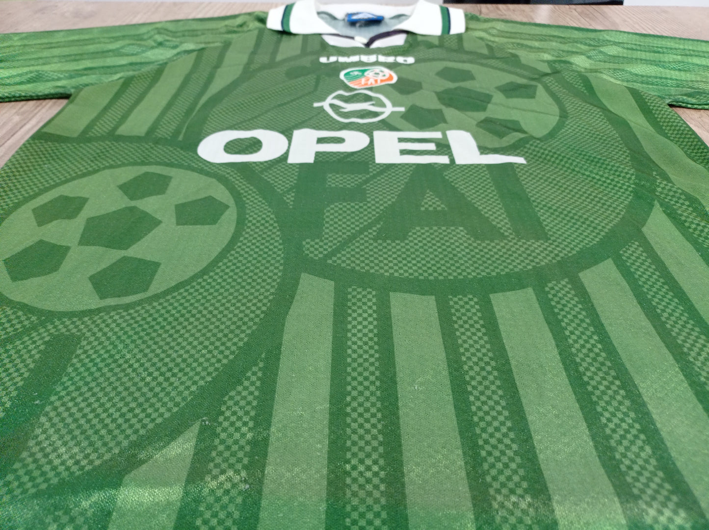 Beautiful Ireland Home Shirt - 1998/1999 Umbro