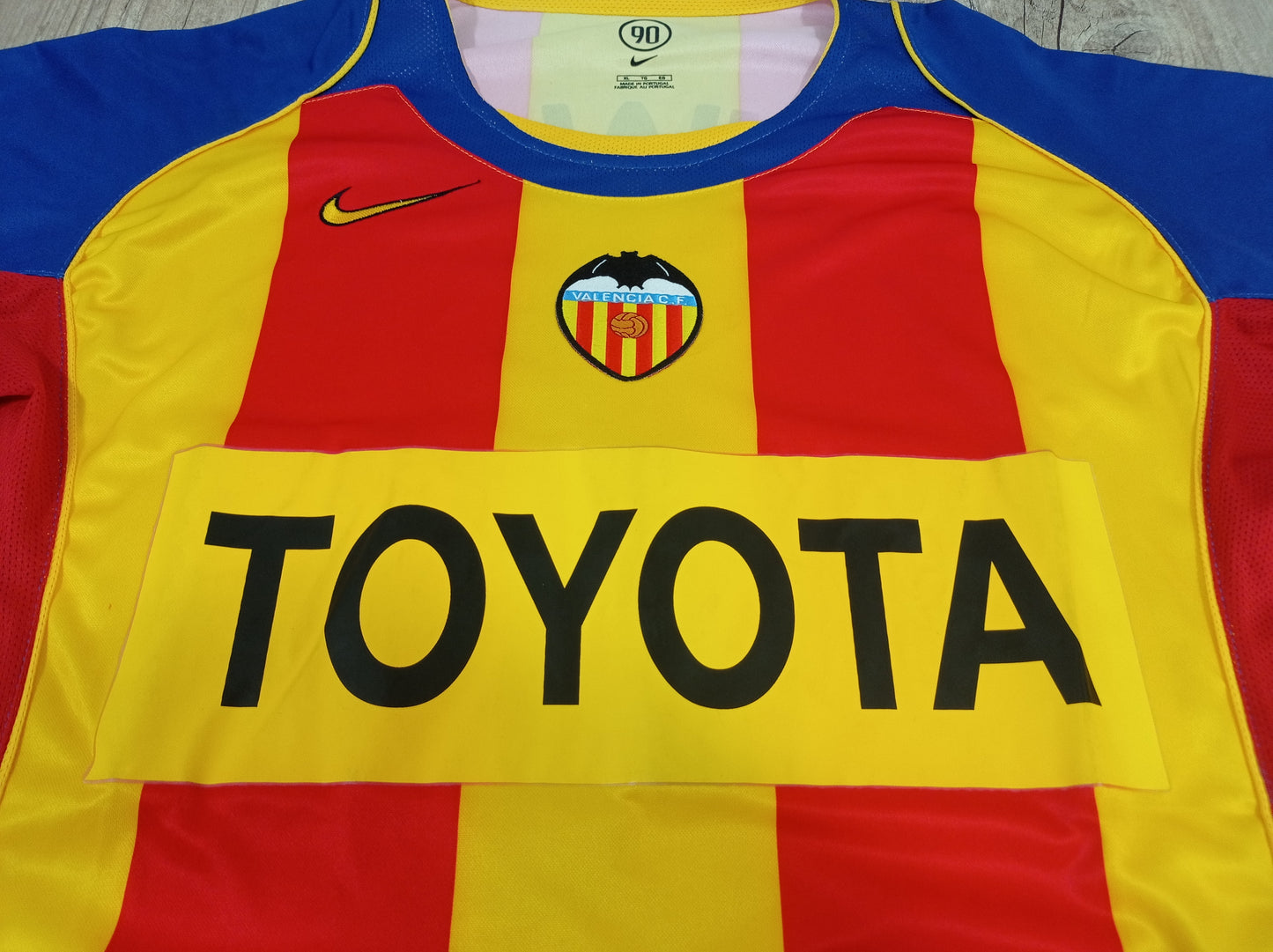 Rare Valencia Third Shirt - 2004/2005 #4 Roberto Ayala