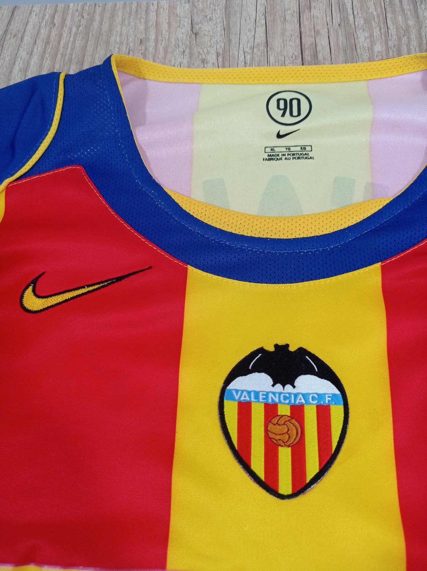 Rare Valencia Third Shirt - 2004/2005 #4 Roberto Ayala