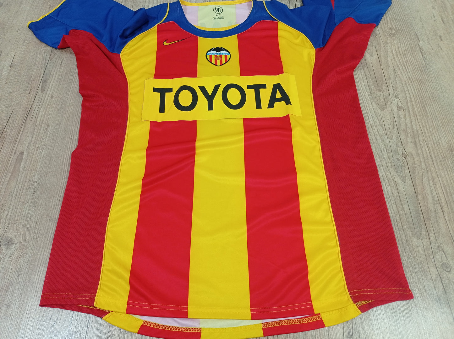 Rare Valencia Third Shirt - 2004/2005 #4 Roberto Ayala
