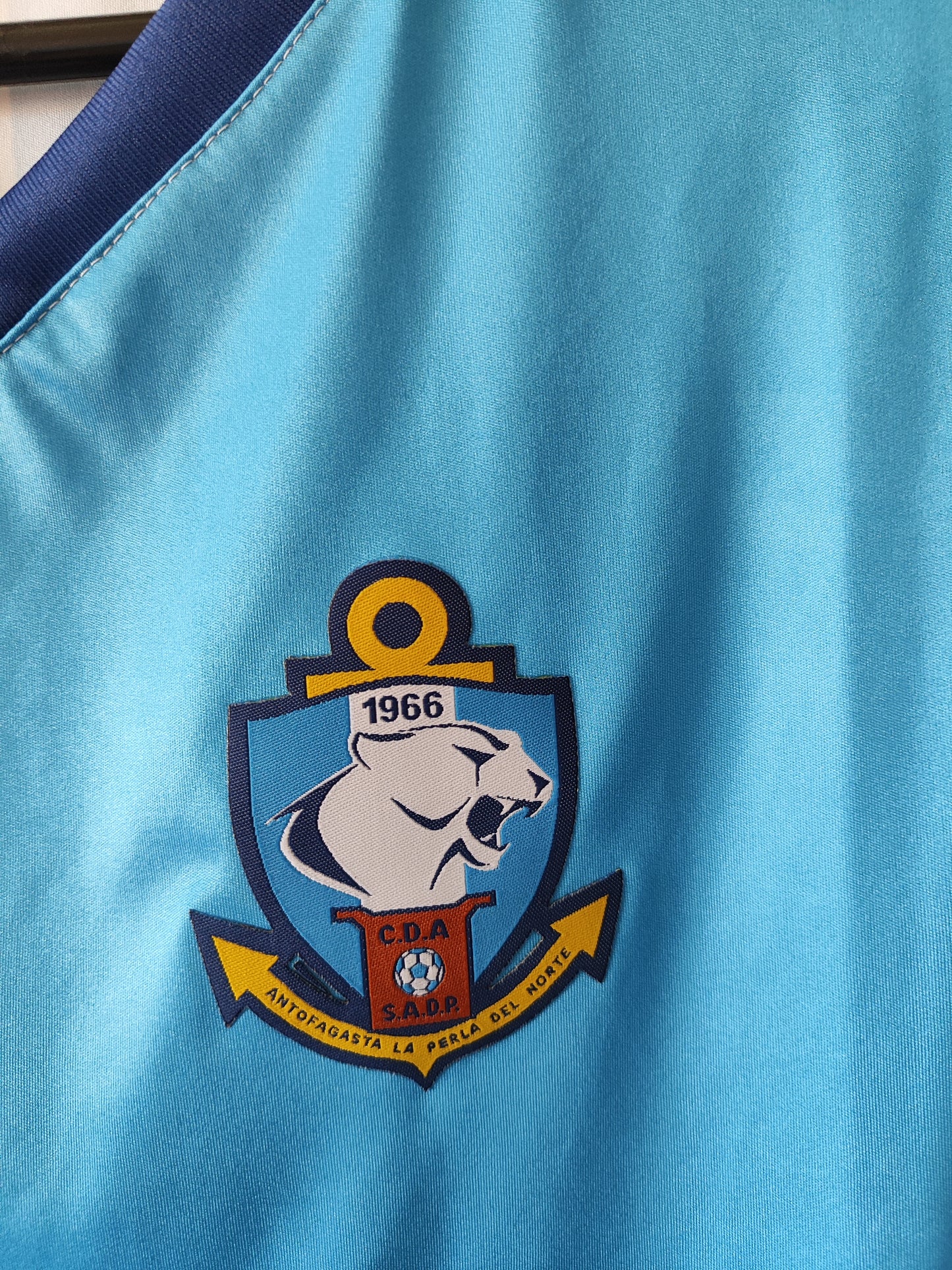 Deportes Antofagasta Chile shirt wears M/L