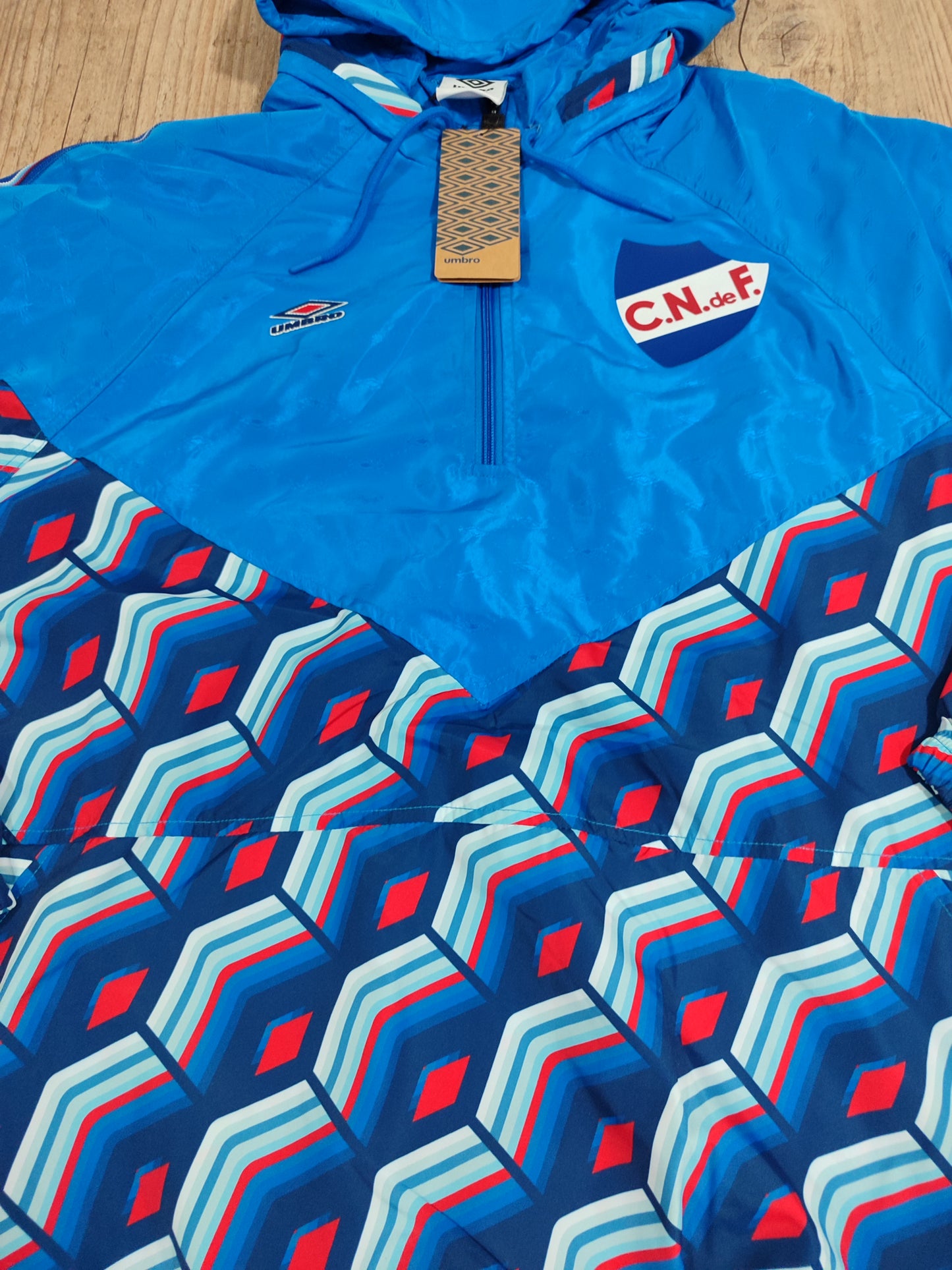 Linda Jaqueta do Nacional - Uruguay - Umbro Old School
