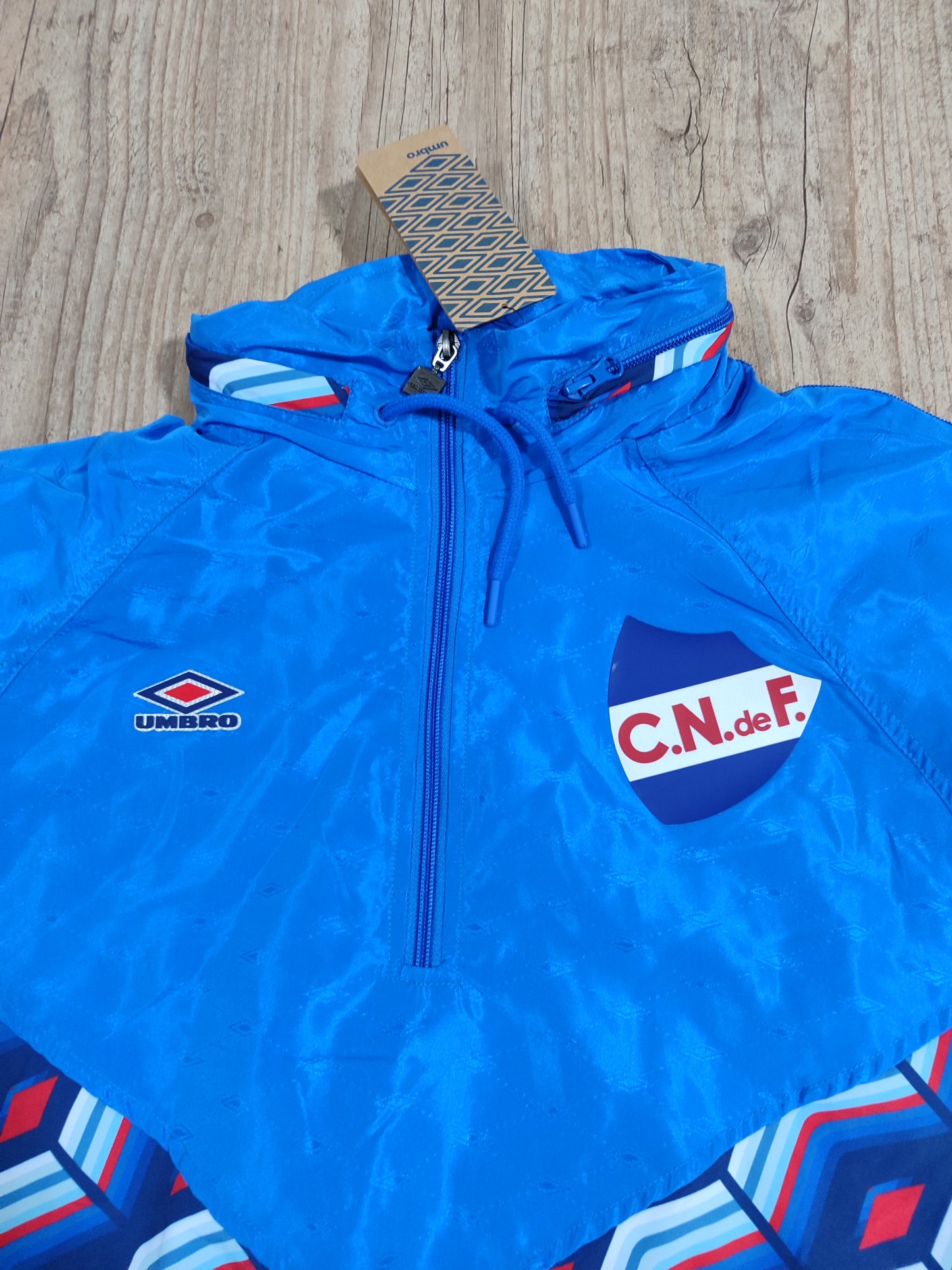 Linda Jaqueta do Nacional - Uruguay - Umbro Old School