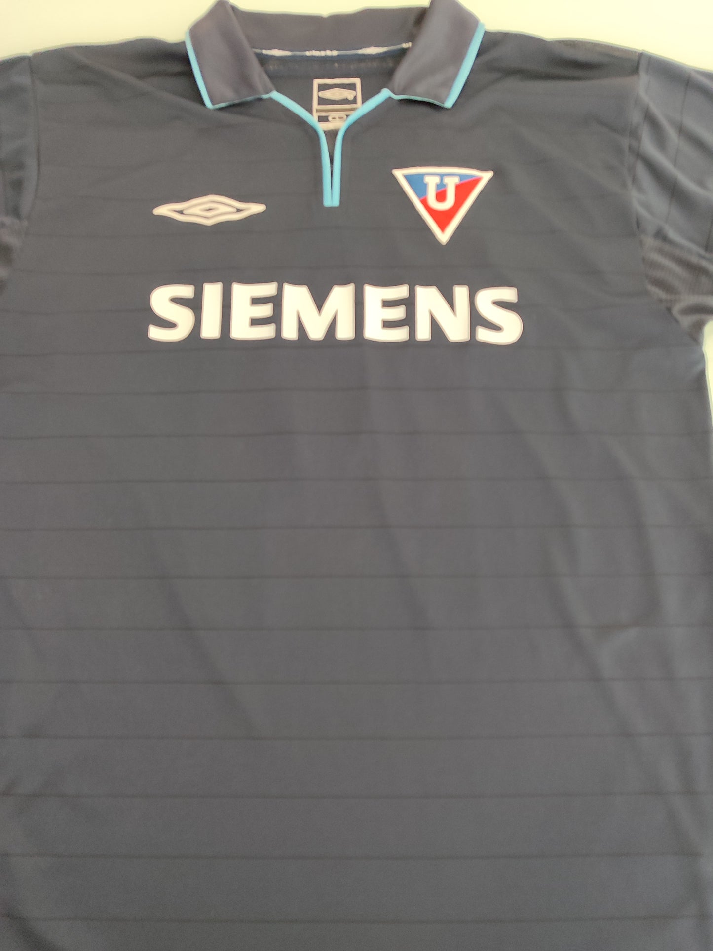 Clássica Camisa da LDU Quito Equador - Umbro - Usada em Jogo - Anos 2000