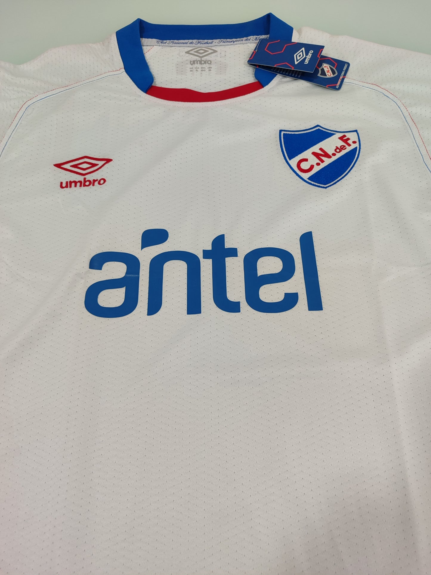 Raridade do Uruguai ! Espetacular Camisa do Nacional - Modelo Jogador - Na Etiqueta - de Coleção!