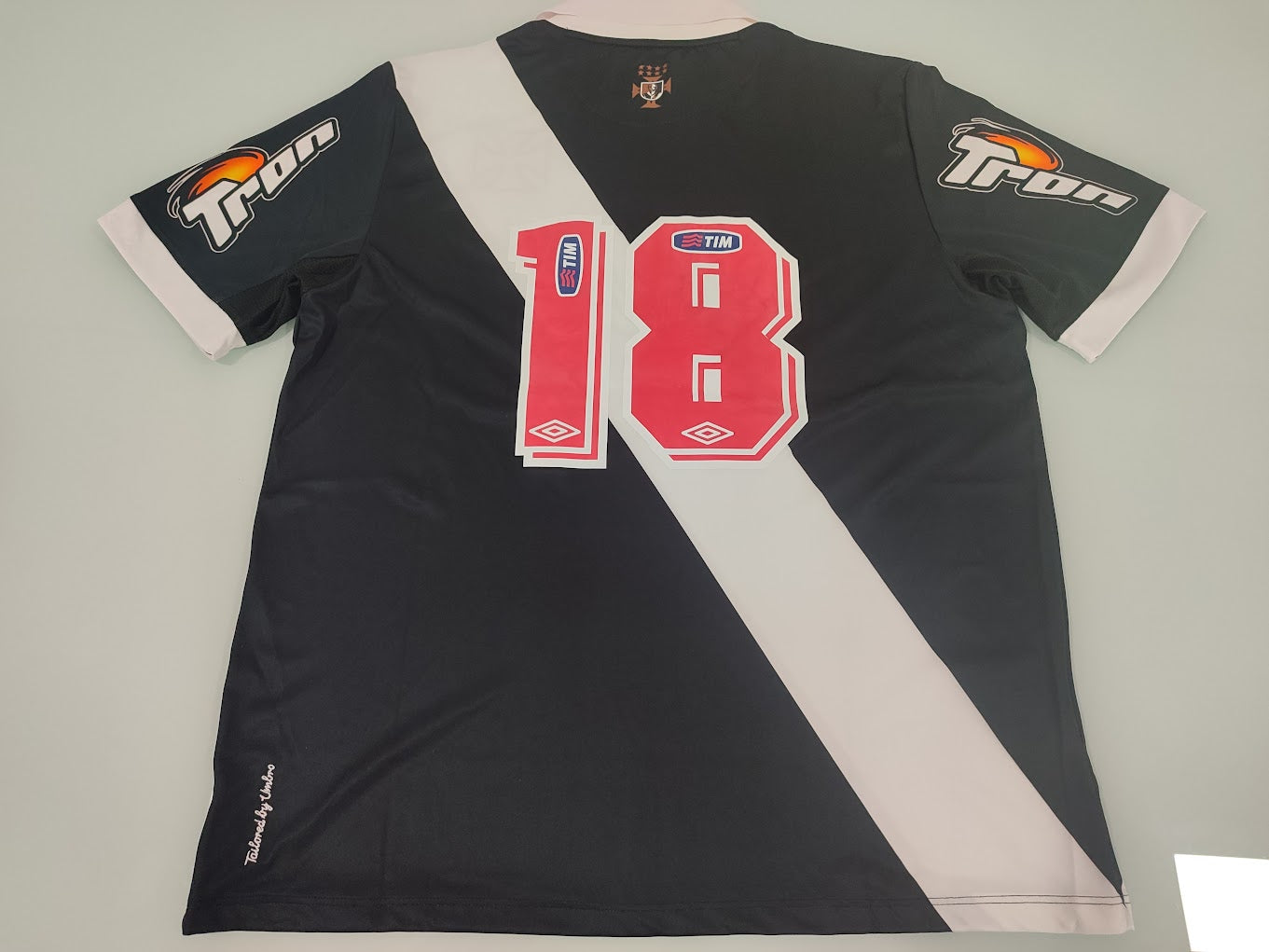 Vasco - Home - 2014-15 - #18 (Maxi Rodriguez)