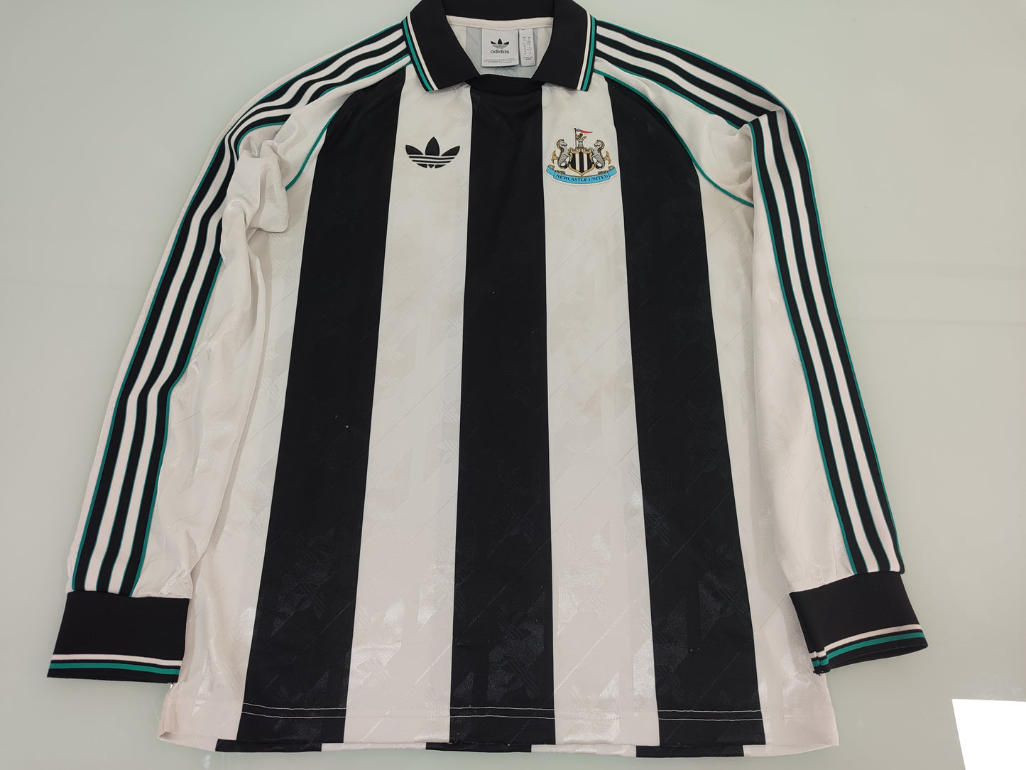 Newcastle - Inglaterra - Adidas Originals - Manga Longa - Esgotada nas Lojas!