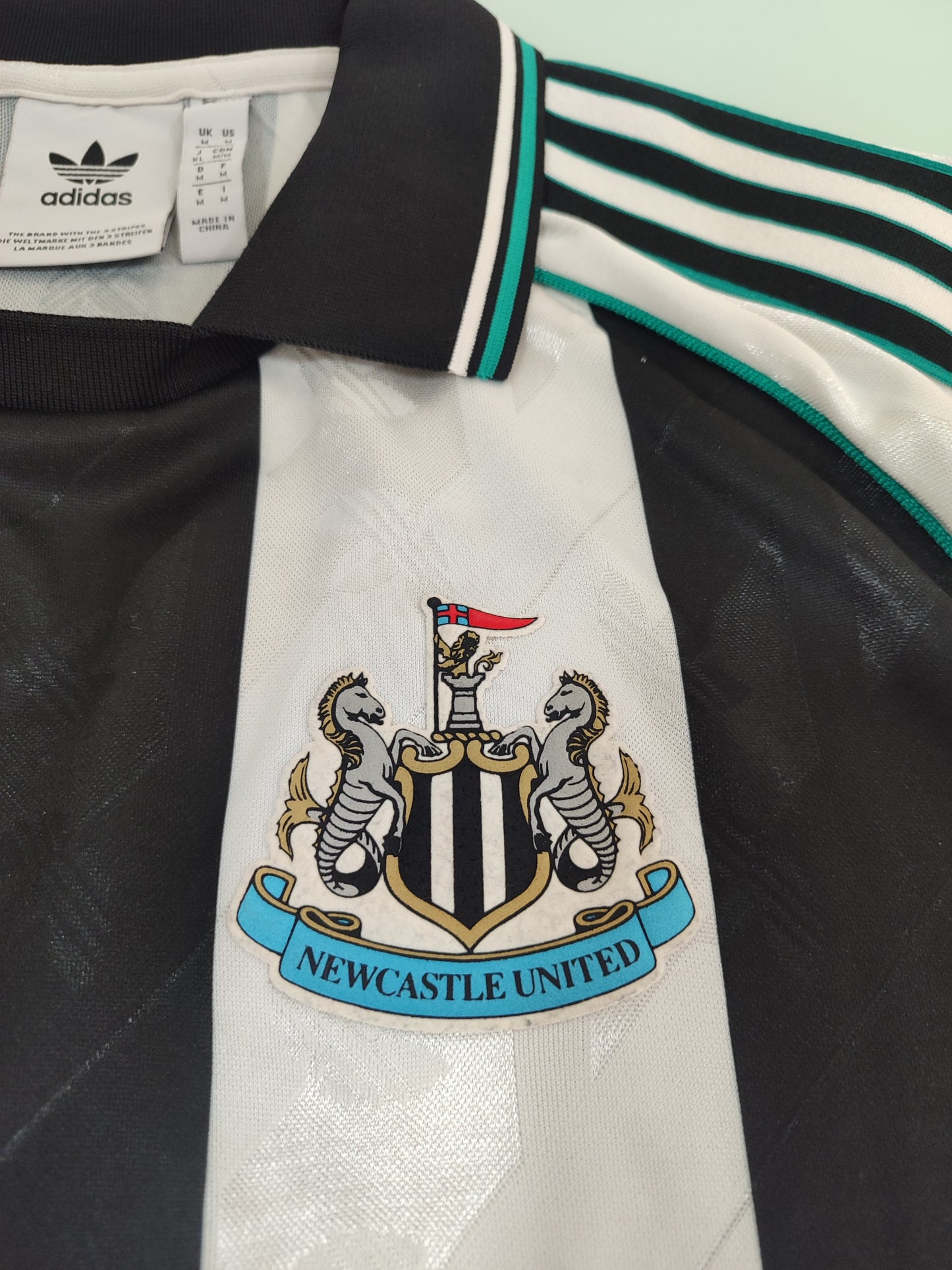 Newcastle - Inglaterra - Adidas Originals - Manga Longa - Esgotada nas Lojas!