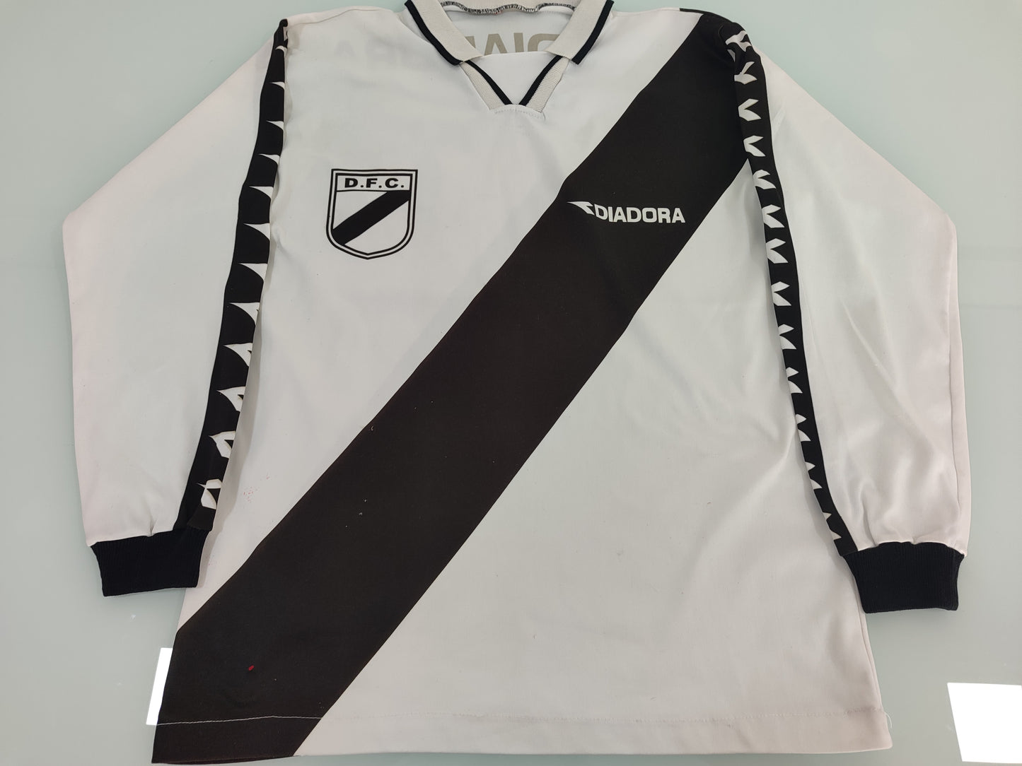 Danubio - Uruguai - 1999 · Matchworn · Mangas Longas - #19 Javier Chevantón