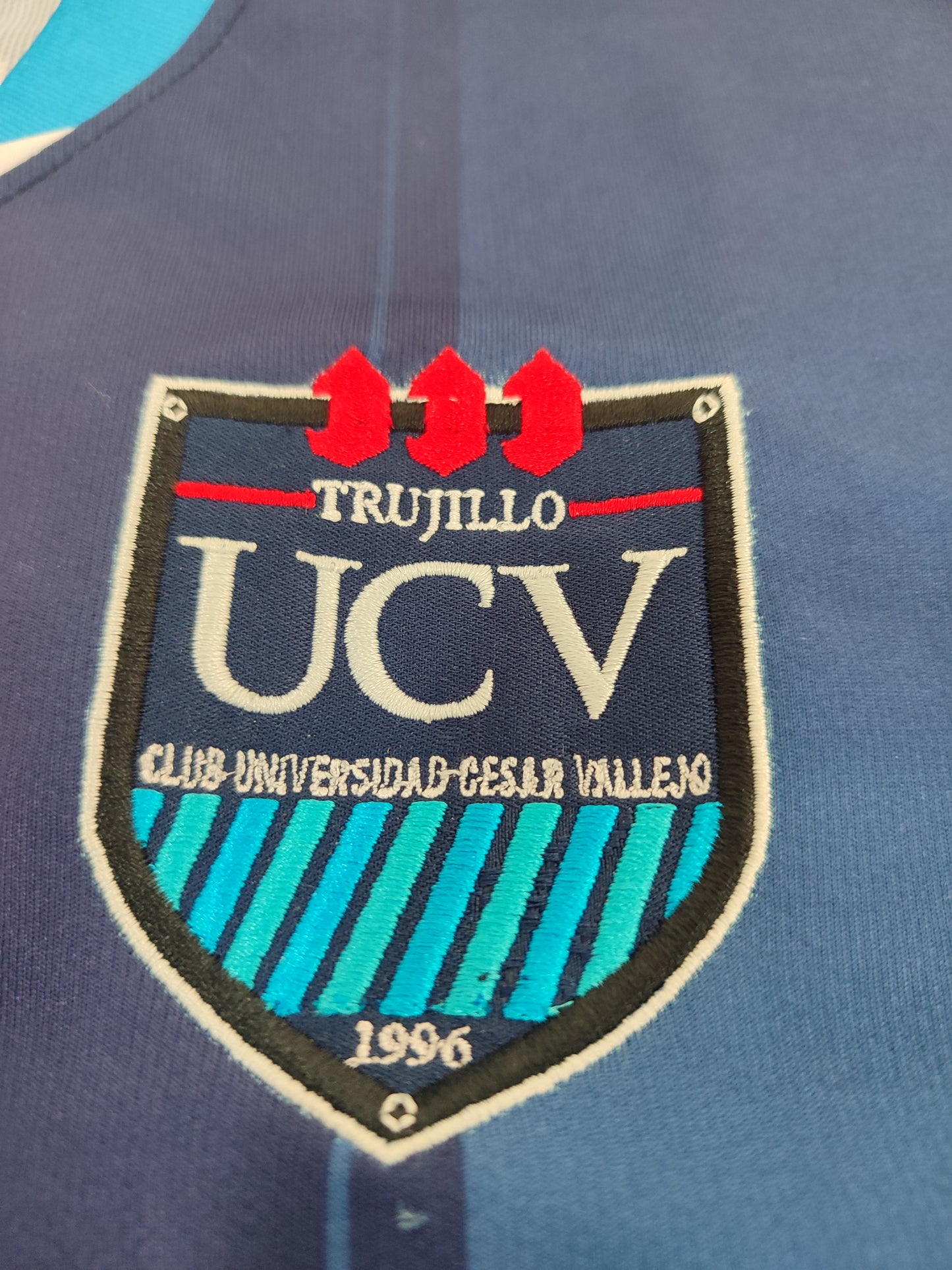 Universidad César Vallejo - Peru - 2012/2013 · Match Issued · #3 Carlos Galván