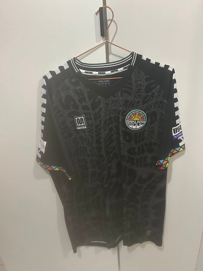 CAMISA OFICIAL - OAKLAND SOUL SC 2023 - HOME (PRETA "ROOTED IN POWER")
