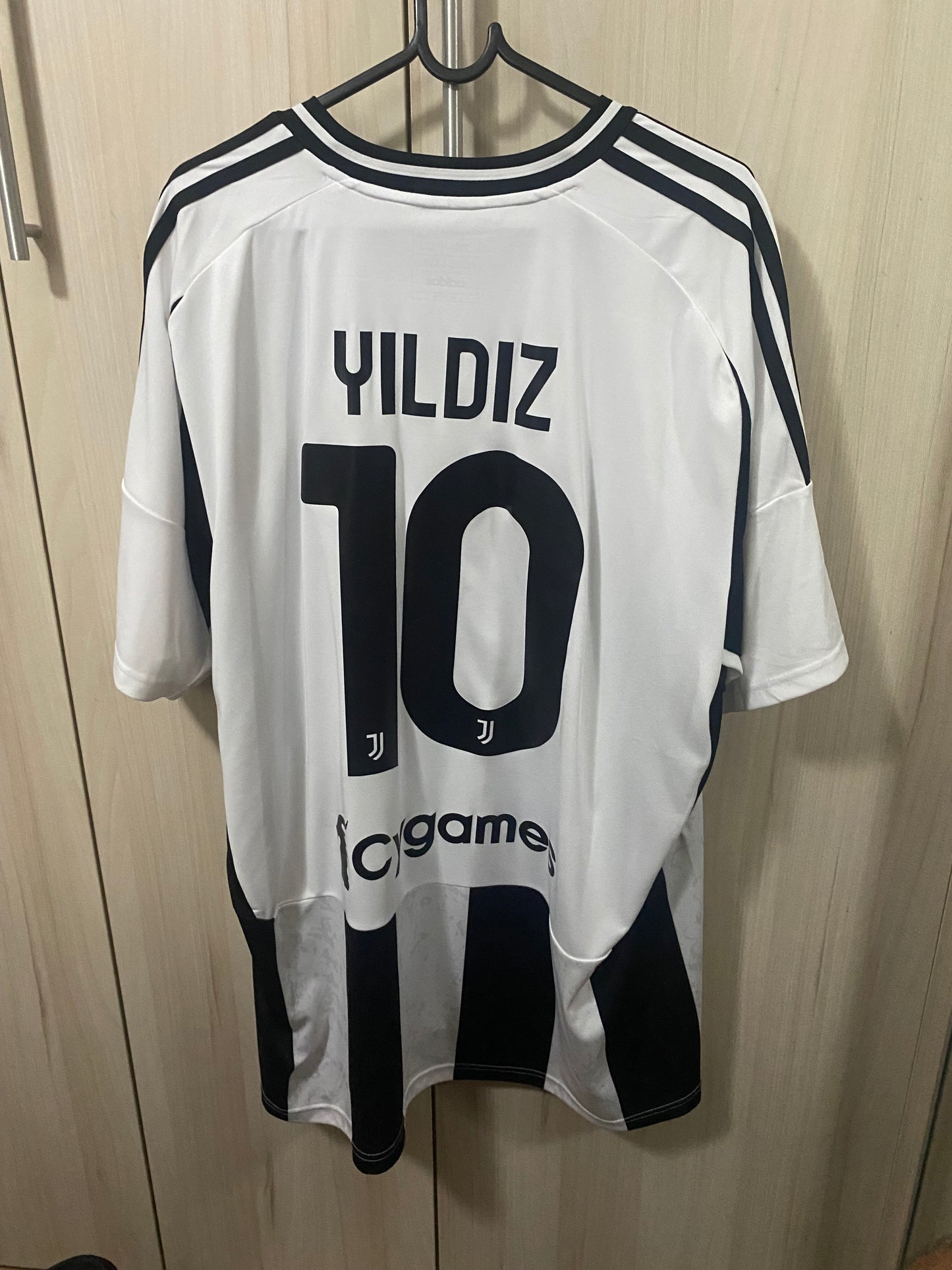 Camisa Juventus Home 2024 Yıldız #10 Adidas