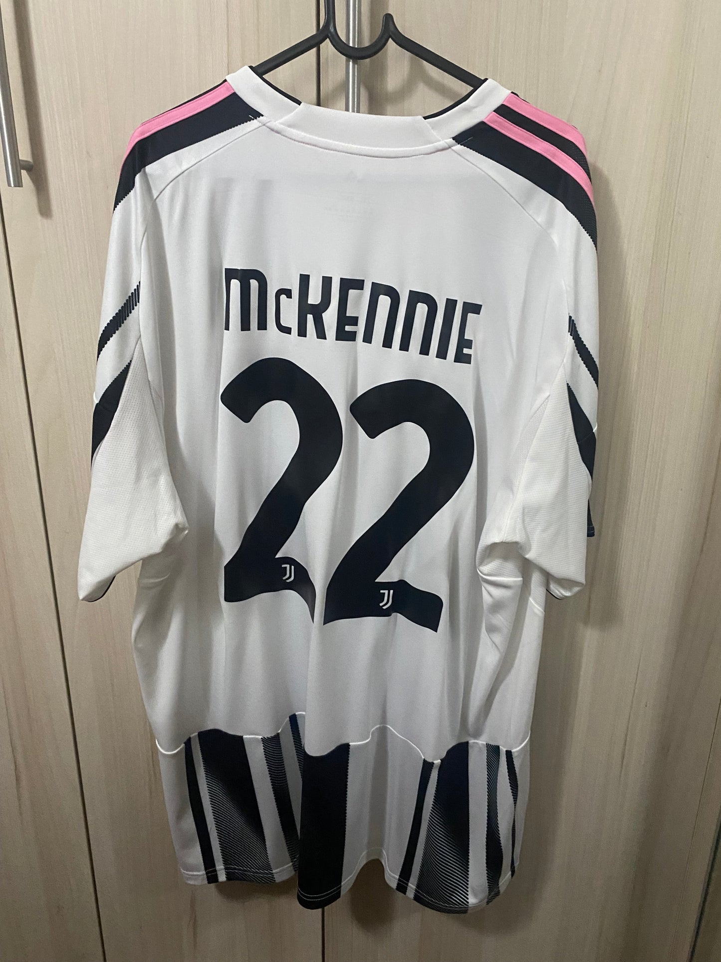 Camisa Juventus Home 2025 McKennie #22 Adidas - Nova com Etiqueta