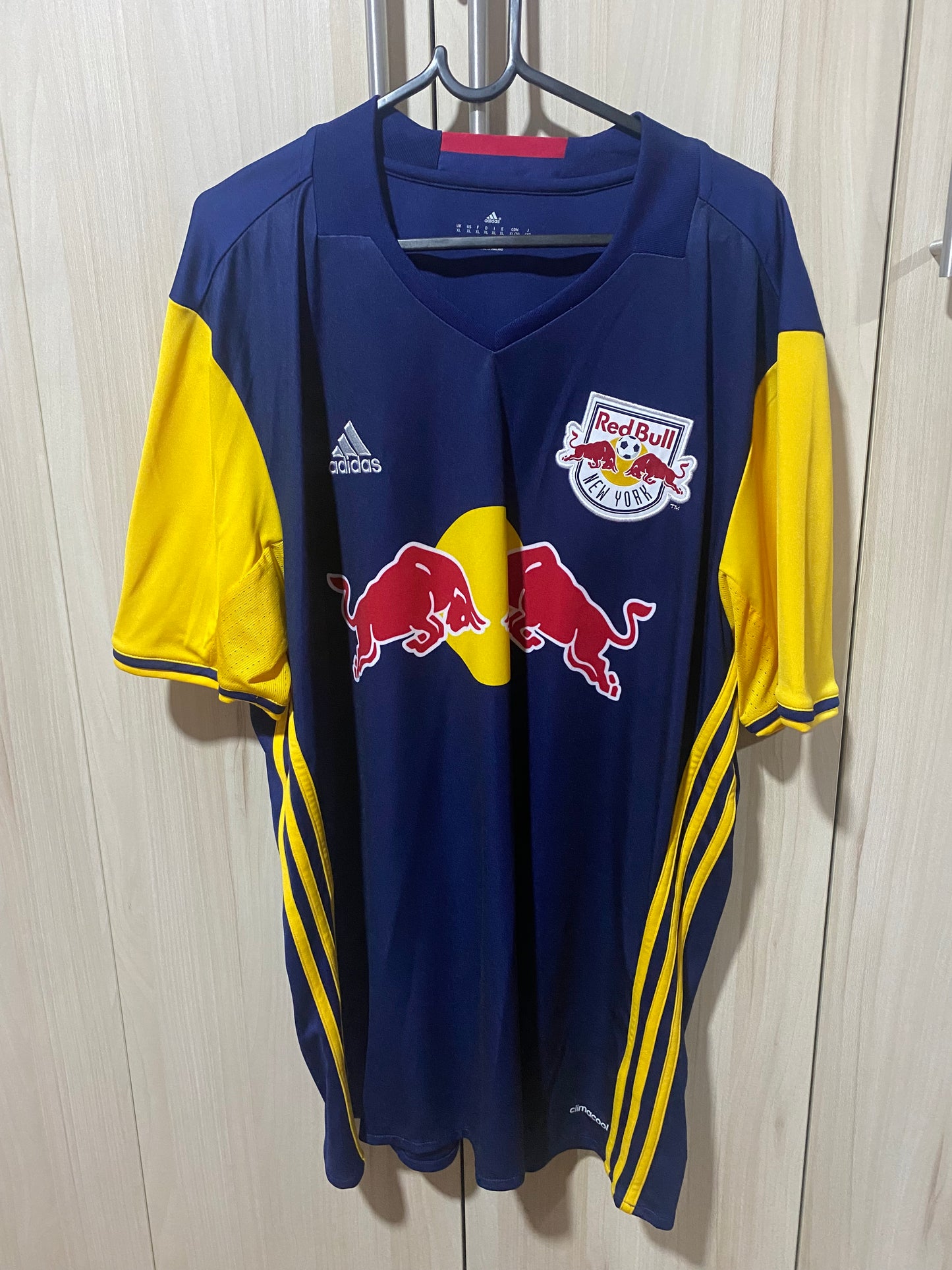 New York Red Bulls 2016 Away Shirt - XL (58x78 cm) - New with Tag