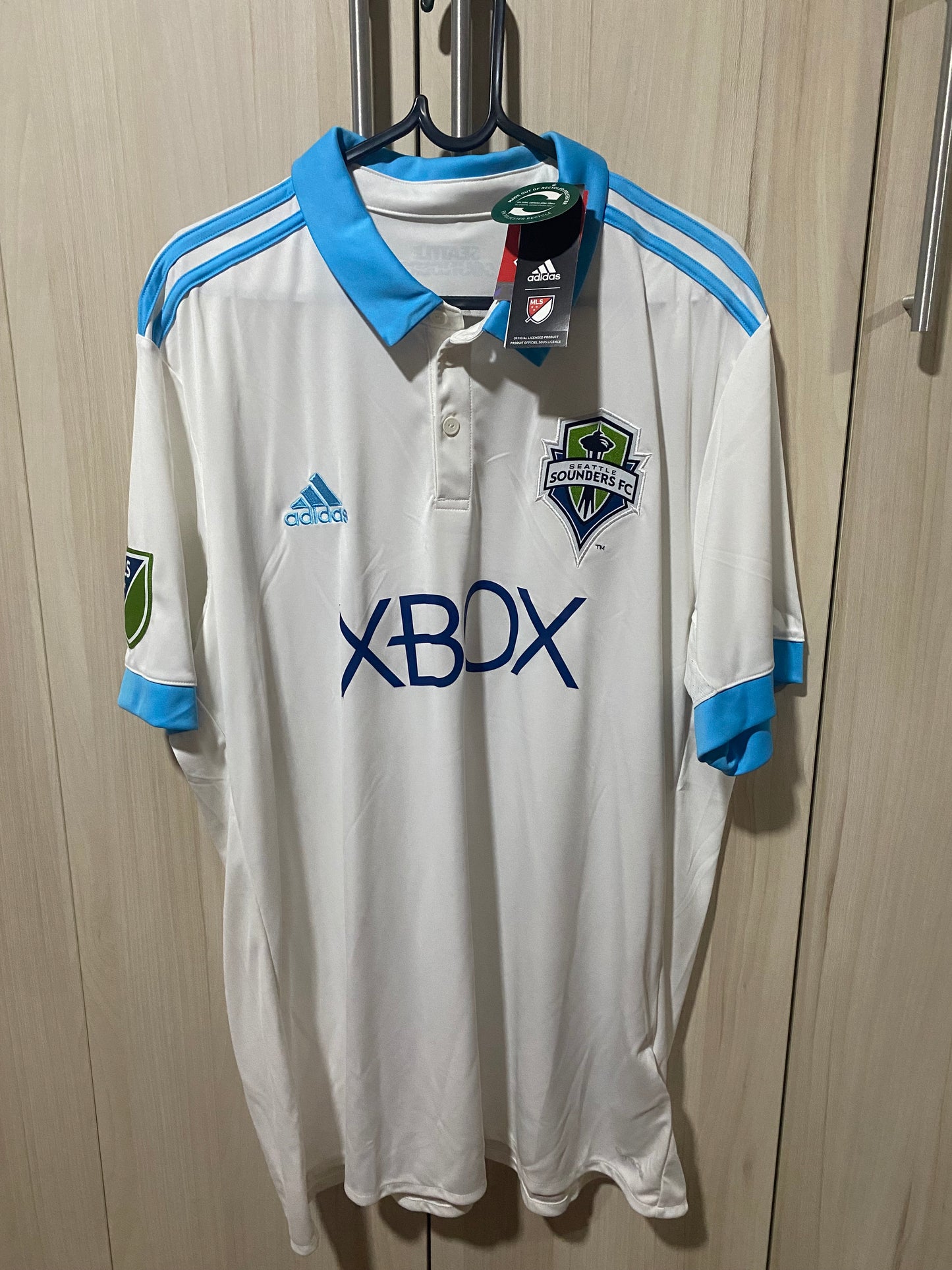 Seattle Sounders 2017 Away Jersey - XL (58x78 cm) - New with Tag