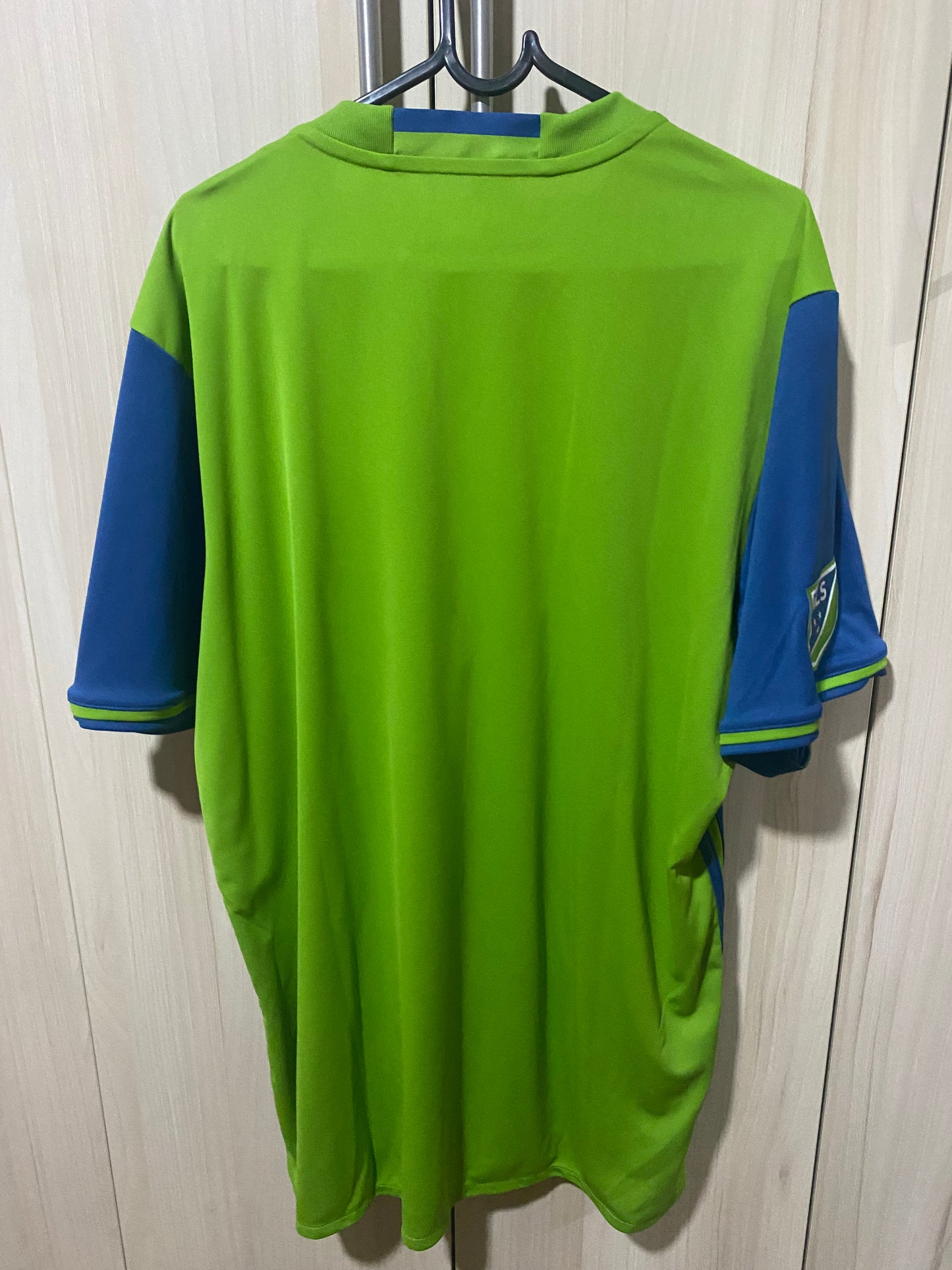 Seattle Sounders 2016 Home Shirt - XL (58x78 cm) - New with Tag