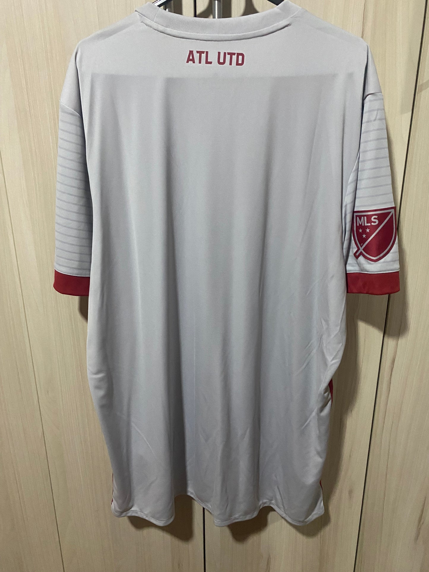 Atlanta United FC 2017 Away Shirt - XL (58x78 cm) - New with Tag