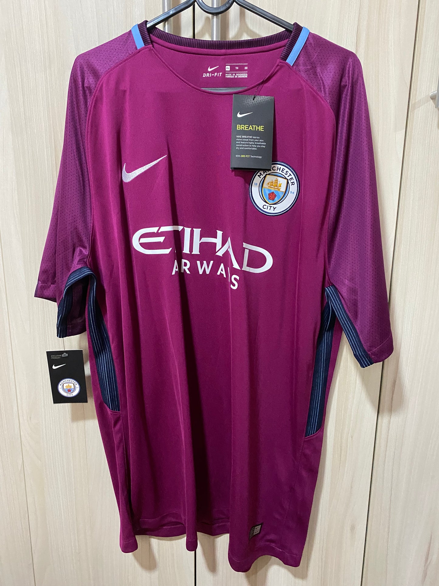 Manchester City 2017-18 Away Shirt XL – New with tags