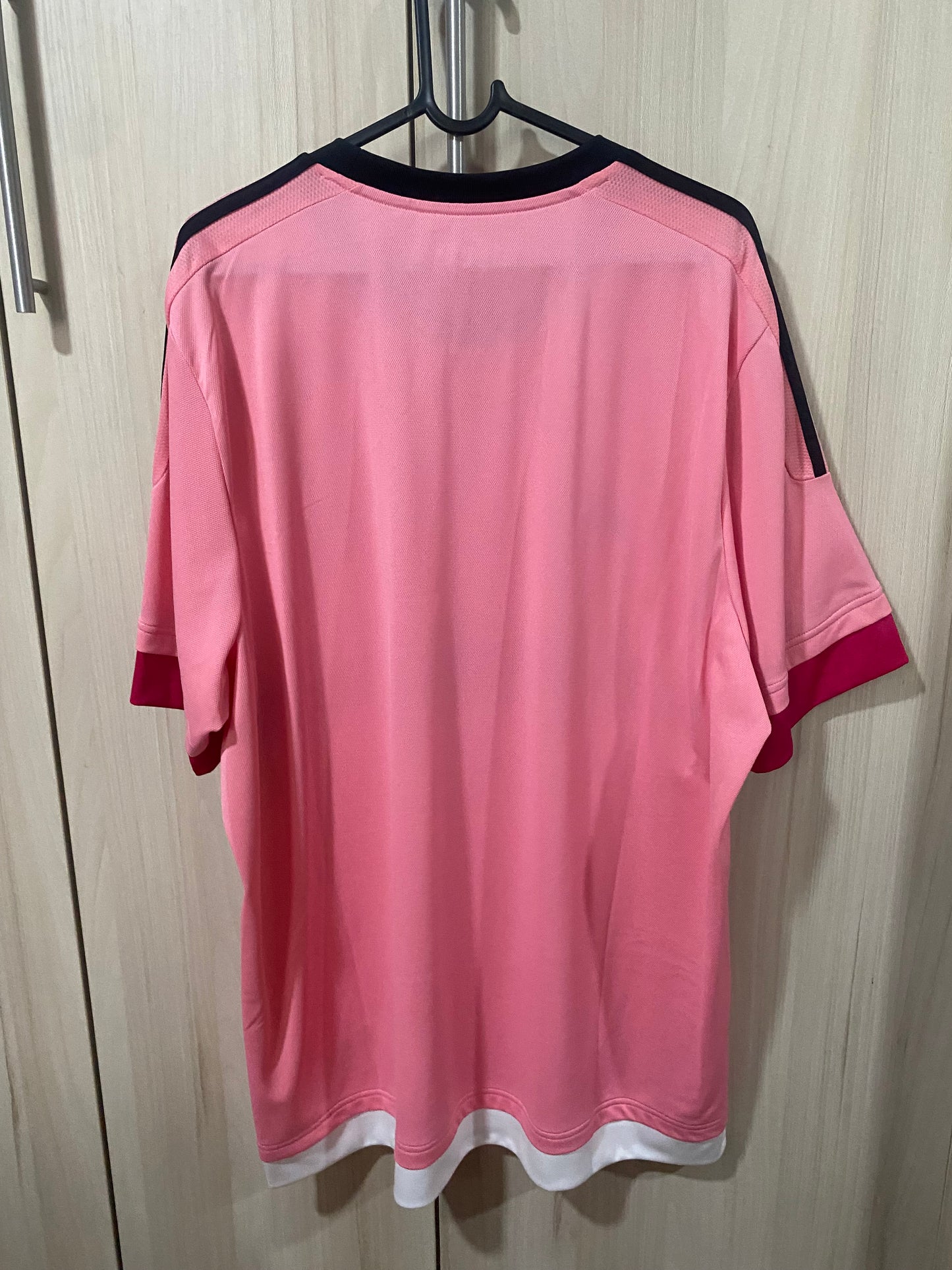 Juventus Away Shirt Pink 2015 - Size XL (58 x 78 cm)