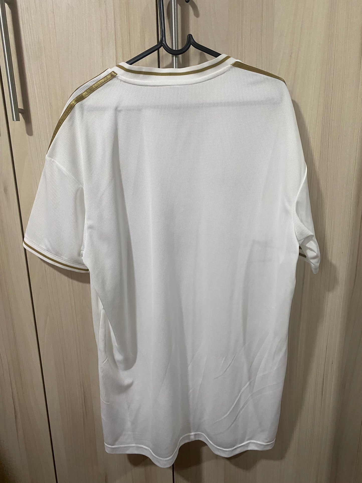 Real Madrid Home Shirt 2020 - Size XL (59 x 78 cm)