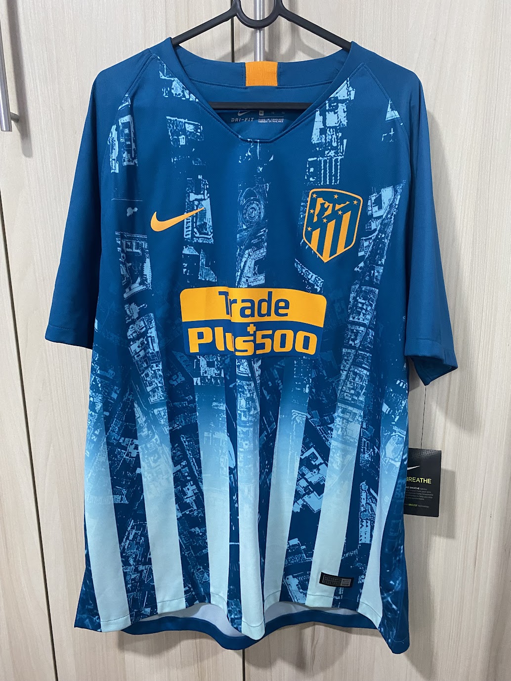 Atlético de Madrid Third Shirt 2021 (Size XL - 59x78 cm)